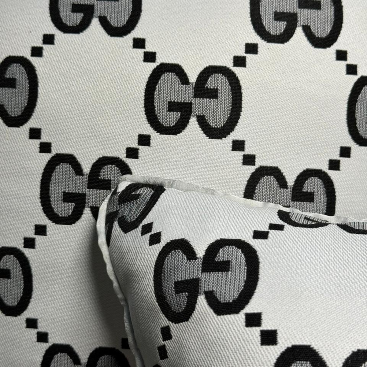 White GG All over | Set of 2