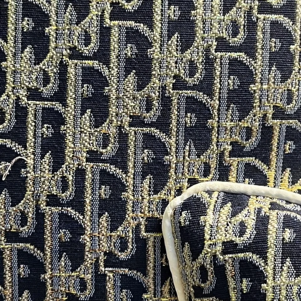 Black & Gold CD All over | Set of 2